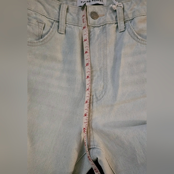 Flying Monkey Reform High Rise Mom Jeans Light Blue 27/5 Inseam 27 Raw Hem Nwt - Picture 8 of 13